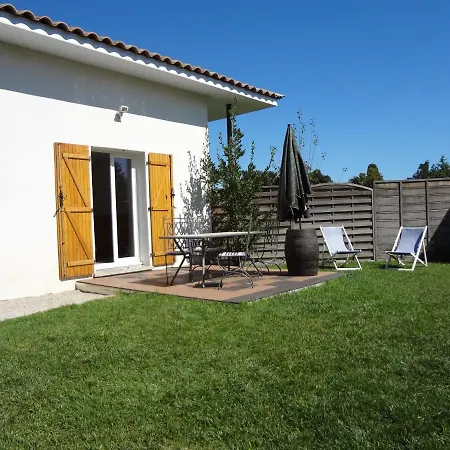 Maison Calme Avec Jardin Et Parking A 15mn De La La Grande Motte Ou Le Grau Du Roi *