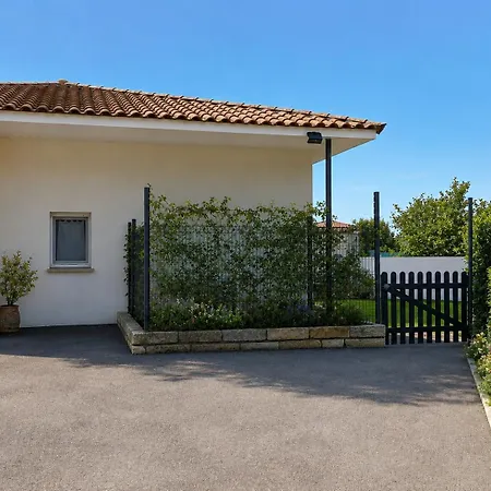 Maison Calme Avec Jardin Et Parking A 15mn De La La Grande Motte Ou Le Grau Du Roi Tatil Evi