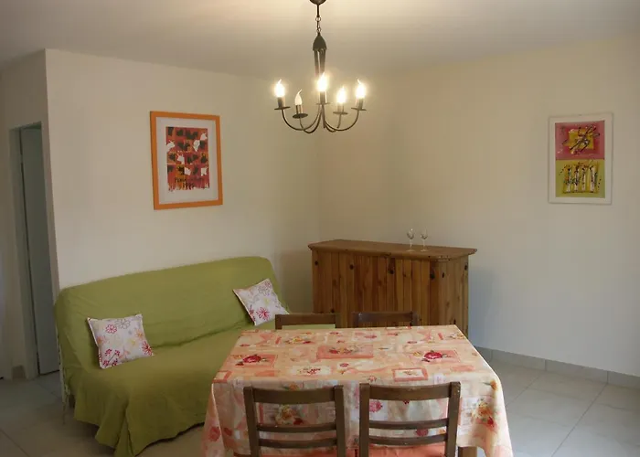 Semesterbostad Maison Calme Avec Jardin Et Parking Prives *