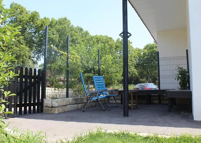 Semesterbostad Maison Calme Avec Jardin Et Parking Prives *