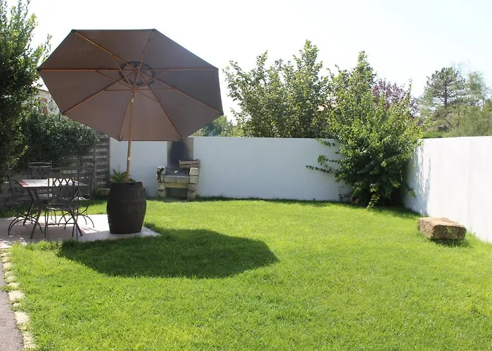 Maison Calme Avec Jardin Et Parking Prives Semesterbostad