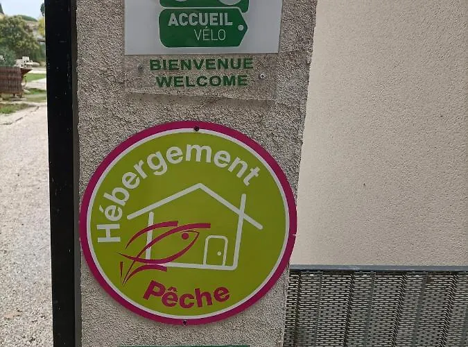 Maison Calme Avec Jardin Et Parking Prives * Marsillargues